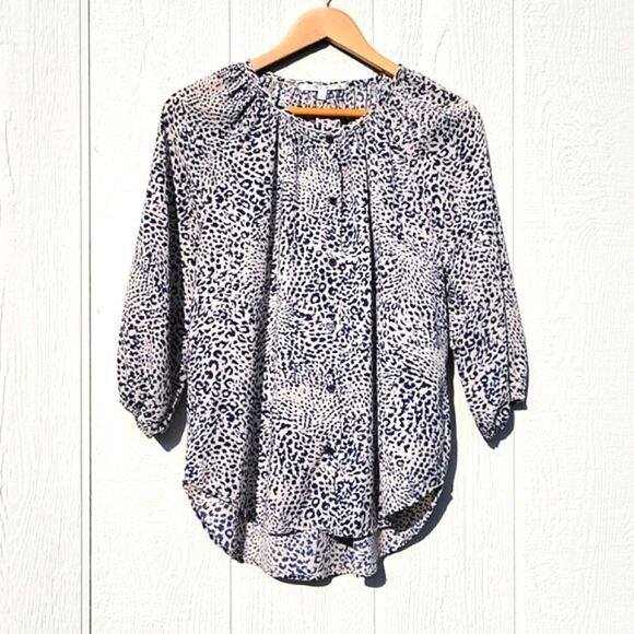 COLLECTIVE CONCEPTS Blue Beige Animal Print Button Up Loose Flowy Blouse sz L - Picture 1 of 11